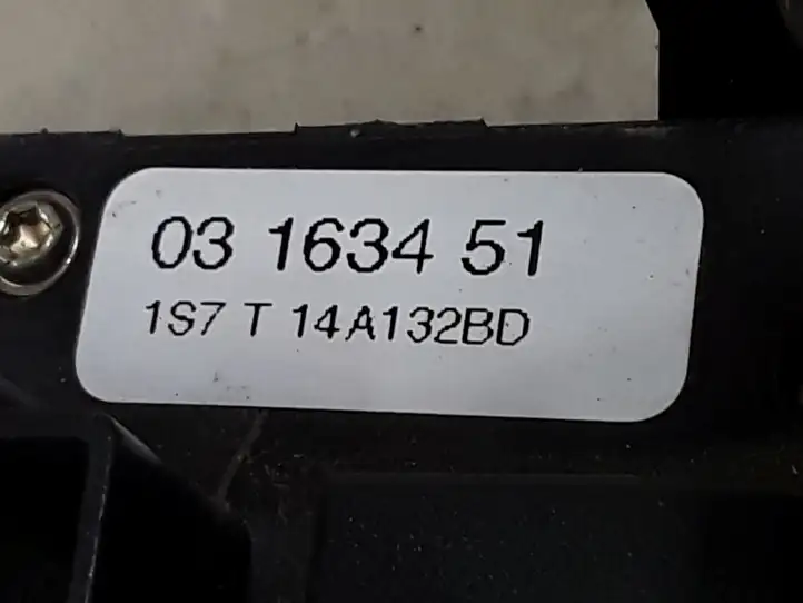 Ford Mondeo Mk III (2000 - 2007) 1S7T14A132BD Блок кнопок стеклоподъемников — фото 3
