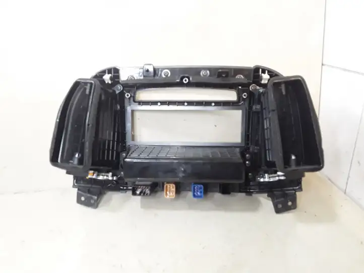 Hyundai Santa Fe (2005 - 2009) 974202B900 Центральный воздушный дефлектор — фото 2