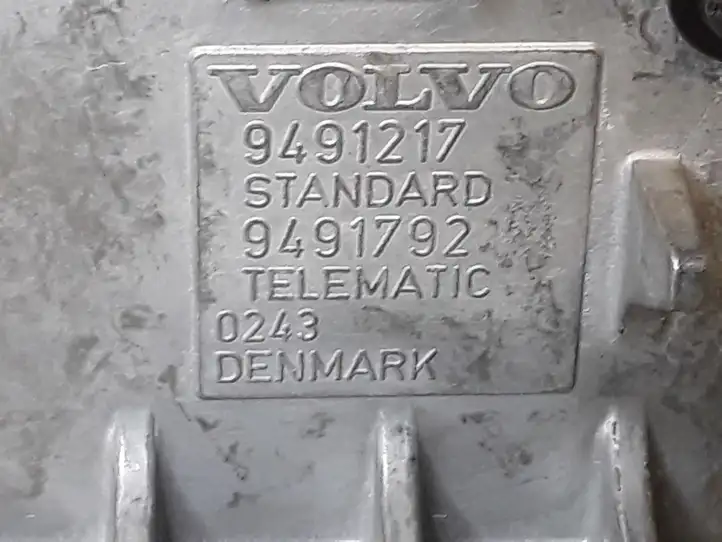 Volvo S60 (2000 - 2004) 306576371 Магнитола / мультимедийная система — фото 2