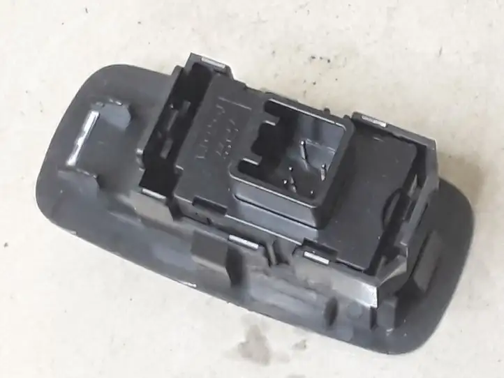 Toyota Corolla E120 E130 (2000 - 2004) 54035117 Кнопка стеклоподъемников — фото 2