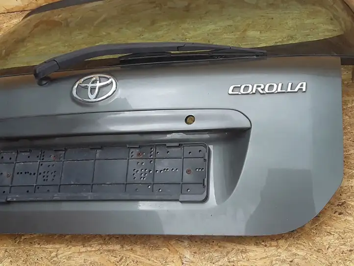Toyota Corolla E120 E130 (2000 - 2004) E143R001583 Крышка багажника — фото 5