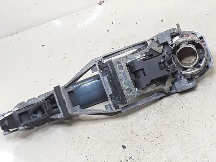 Volkswagen PASSAT B5.5 (2001 - 2005) 3B0837207 Наружная ручка задней двери — фото 2