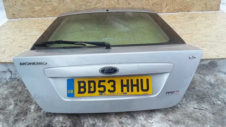 Ford Mondeo Mk III (2000 - 2007) E143R001025 Крышка багажника — фото 1