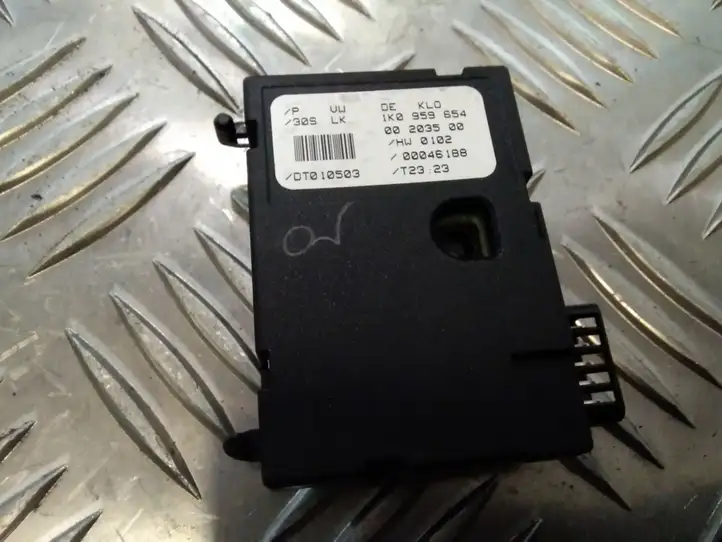 Audi A3/S3 8L (2000 - 2003) 1K0959654 Датчик угла поворота руля — фото 2