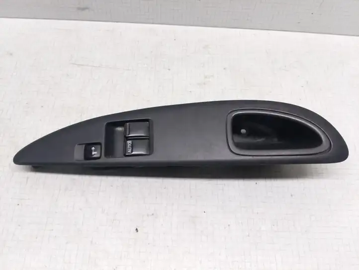 Nissan Primera (2001 - 2008) 80951AV700 Накладка кнопки стеклоподъемника — фото 1