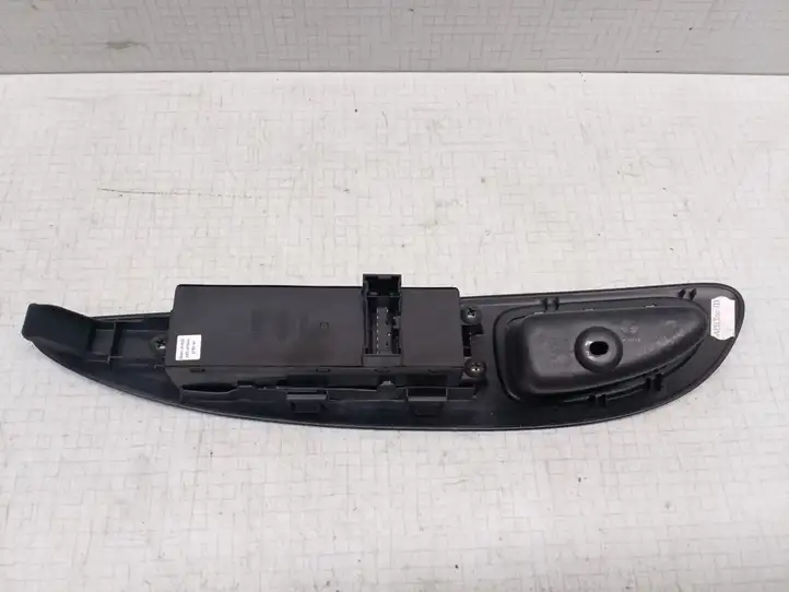 Nissan Primera (2001 - 2008) 80951AV700 Накладка кнопки стеклоподъемника — фото 3