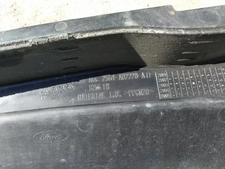 Ford Fiesta (2006 - 2008) 2S61A02228AD Жабо стеклоочистителей — фото 3