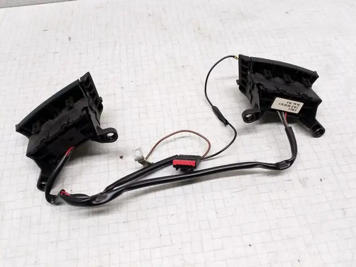 Ford Focus C-MAX (2003 - 2010) 3M5T9E740AC Кнопки на рулевом колесе — фото 2