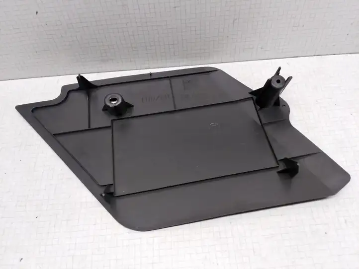 Opel Vectra (2002 - 2005)  13105480 Другая деталь отделки порогов/ стоек