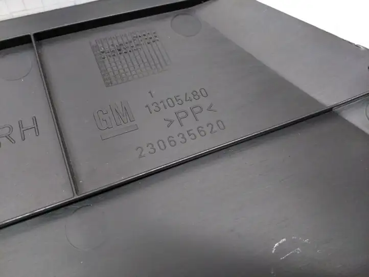 Opel Vectra (2002 - 2005)  13105480 Другая деталь отделки порогов/ стоек