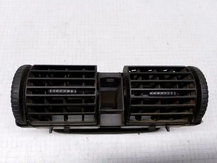 Opel Astra G (1998 - 2004) 90560344 Центральный воздушный дефлектор — фото 1