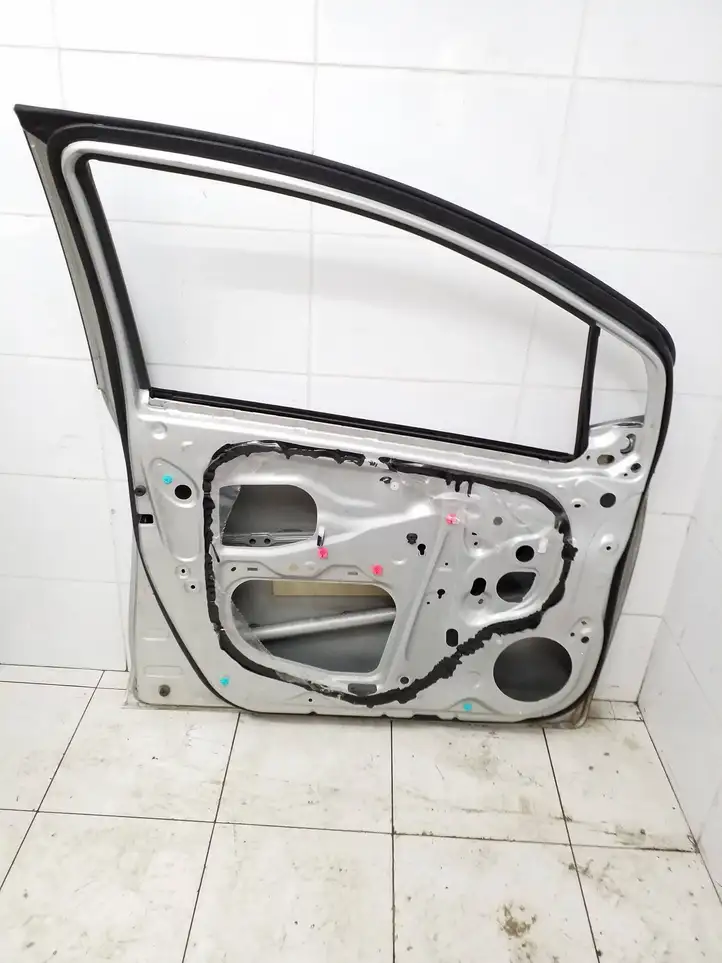 Toyota Yaris (2005 - 2009) Дверь — фото 5