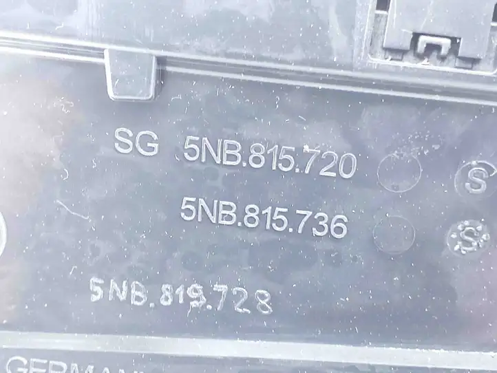 Volkswagen Tiguan (2020 - 2024) 5NB815736 Воздушная решетка панели — фото 8