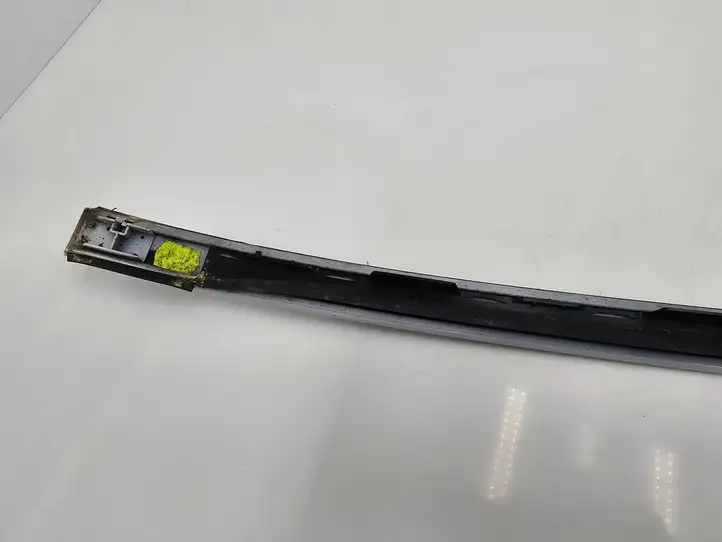 BMW 5 G30 G31 (2016 - ) 7443696 Накладка стоек лобового стекла — фото 6