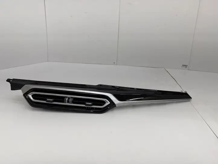 BMW M4 G82 G83 (2020 - ) 9P962307908 Центральный воздушный дефлектор — фото 1