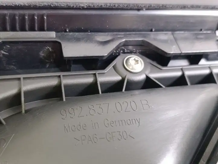 Porsche 911 992 (2019 - ) 992868114C Обшивка передней двери — фото 13