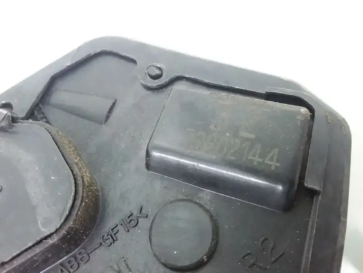 Toyota Corolla Verso E121 (2001 - 2004) 30902144 Замок задней двери — фото 4