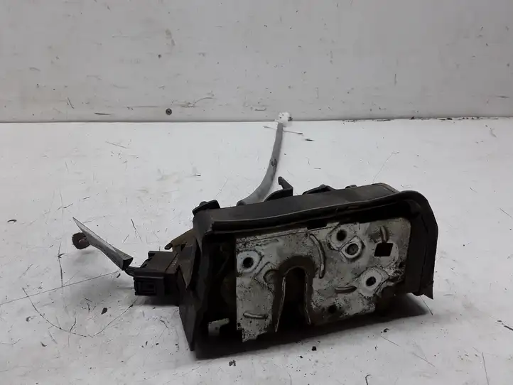 BMW X5 E53 (1999 - 2006)  4350905 Замок задней двери