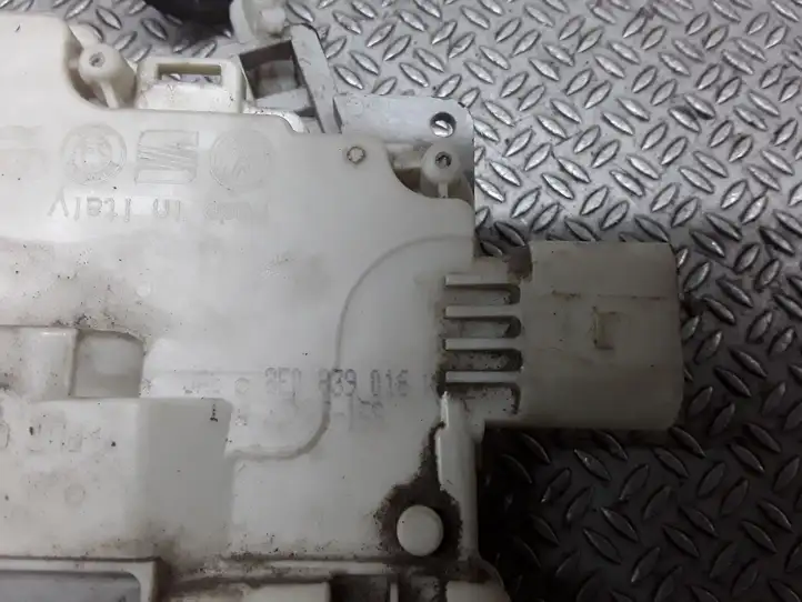 Audi A4 S4 B7 8E 8H (2004 - 2009) 8E0839016 Замок задней двери — фото 2
