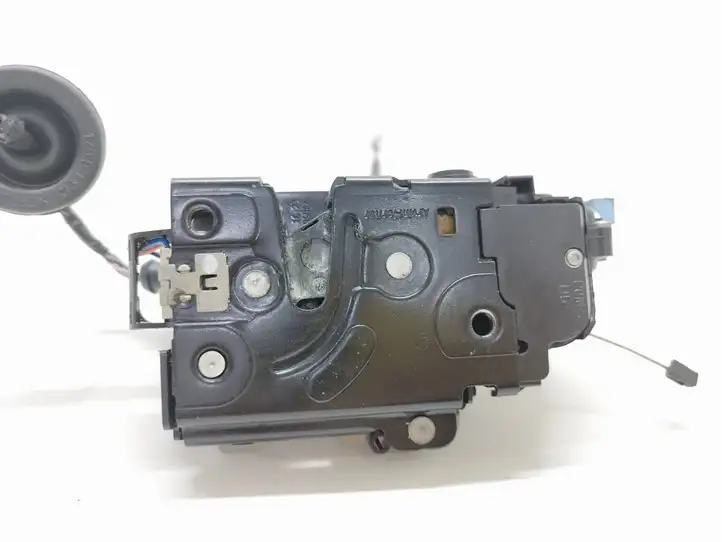 Skoda Octavia Mk2 (1Z) (2004 - 2013) 7L0839016D Замок задней двери — фото 3