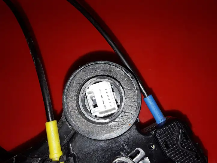 Toyota Corolla Verso AR10 (2004 - 2009) UL2 Замок задней двери — фото 2