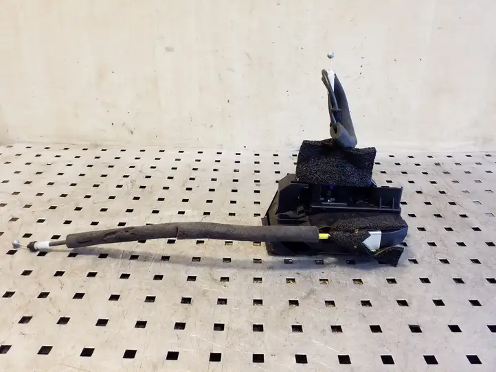 Nissan Juke I F15 (2010 - 2018) Замок задней двери — фото 1