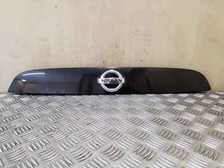 Nissan Juke I F15 (2010 - 2018) 908681KA6A Подсветка номера — фото 1