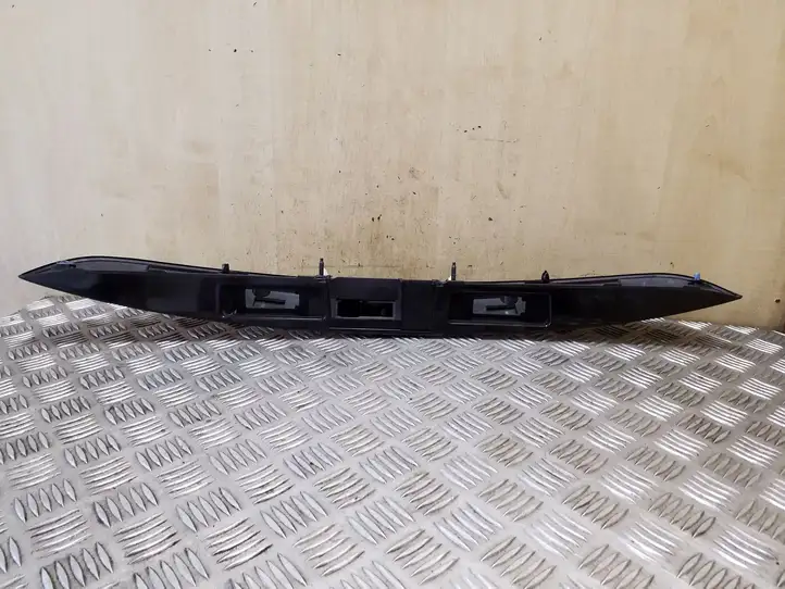 Nissan Juke I F15 (2010 - 2018) 908681KA6A Подсветка номера — фото 3