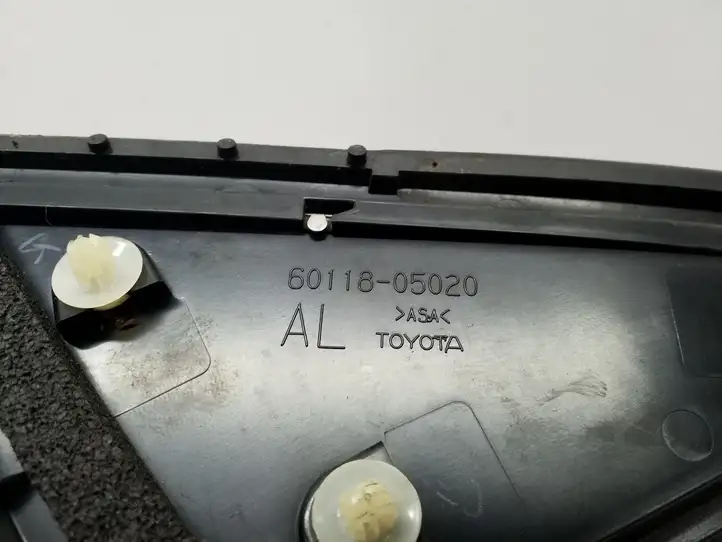 Toyota Avensis T270 (2009 - 2012) Накладка крыла — фото 4