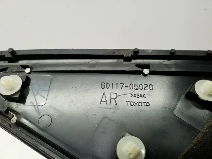 Toyota Avensis T270 (2009 - 2012) Накладка крыла — фото 3