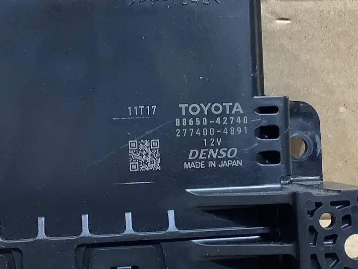 Toyota RAV 4 (XA40) (2012 - 2018)  8865042740 Другие блоки управления / модули