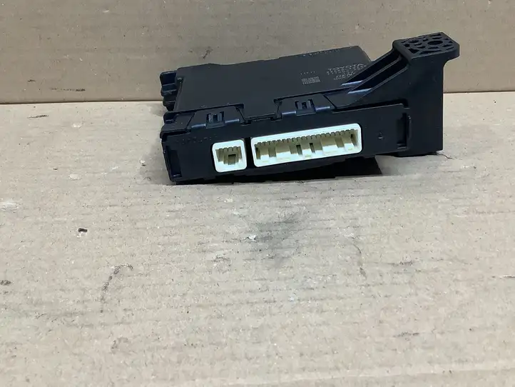 Toyota RAV 4 (XA40) (2012 - 2018)  8865042740 Другие блоки управления / модули