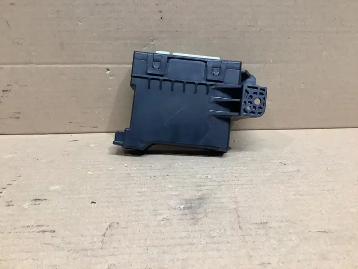 Toyota RAV 4 (XA40) (2012 - 2018)  8865042740 Другие блоки управления / модули