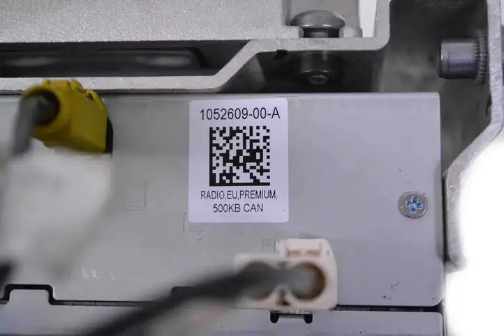 Tesla Model X (2015 - 2021) 105260900A Блок Hi-Fi аудиосистемы — фото 7
