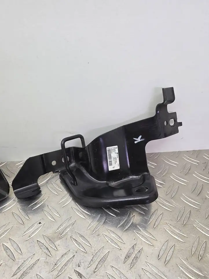 Mercedes-Benz CLA C117,X117,W117 (2013 - 2019) A1769200124 Кронштейн ISOFIX — фото 4