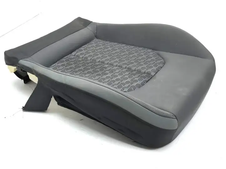 Audi A1 (2019 - ) Нижняя часть сиденья водителя — фото 6