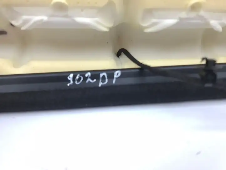 Infiniti Q30 (2015 - 2018) Нижняя часть сиденья водителя — фото 5
