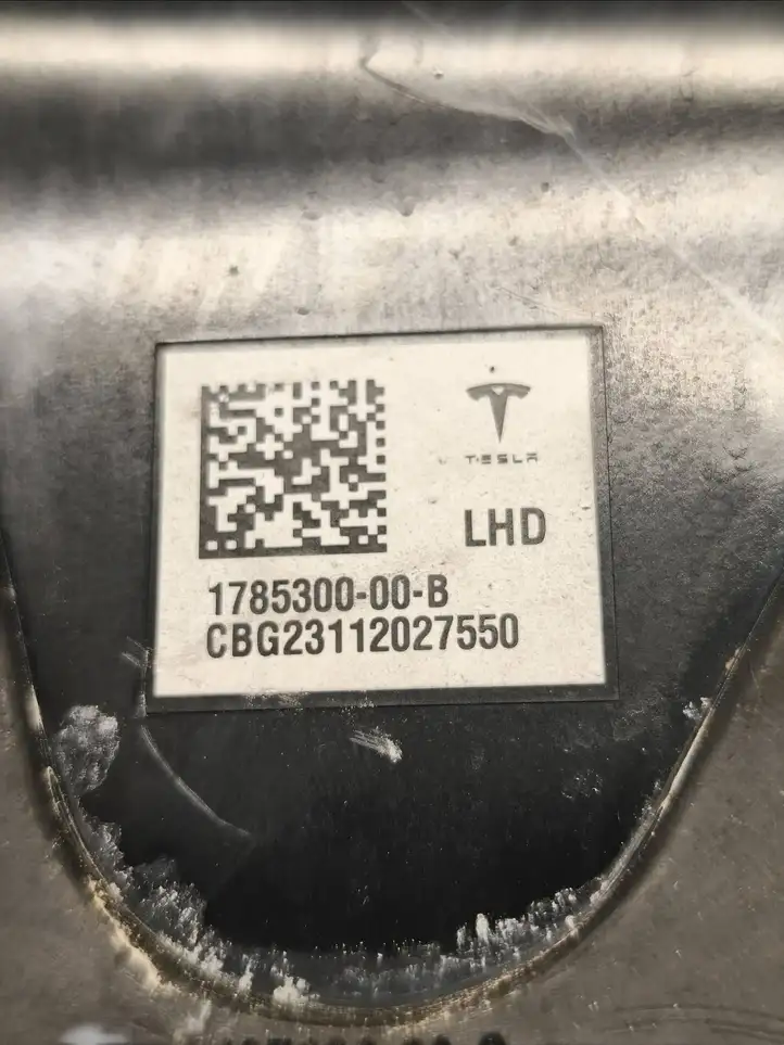 Tesla Model Y (2019 - 2024) 178530000B Наружная накладка стойки B — фото 8