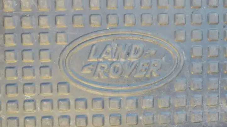 Land Rover Discovery 3 - LR3 (2004 - 2009) EBF500010 Резиновый коврик багажника — фото 7