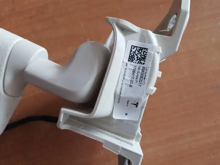 Tesla Model X (2015 - 2021) 110841723B Солнцезащитный козырек — фото 3