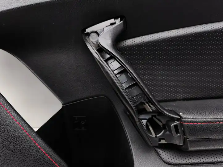 Toyota GT 86 (2012 - ) Обшивка передней двери — фото 5