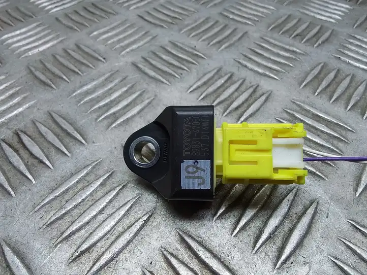 Lexus RX 450H (2015 - 2019) 8983147050 Датчик удара SRS — фото 2