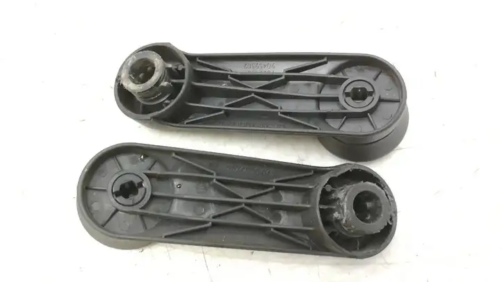 Opel Astra H (2004 - 2009) 90247150 Ручка стеклоподъемника — фото 8
