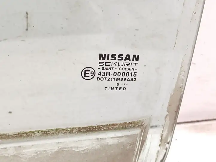 Nissan (2000 - 2006) 43R000015 Стекло задней двери — фото 3