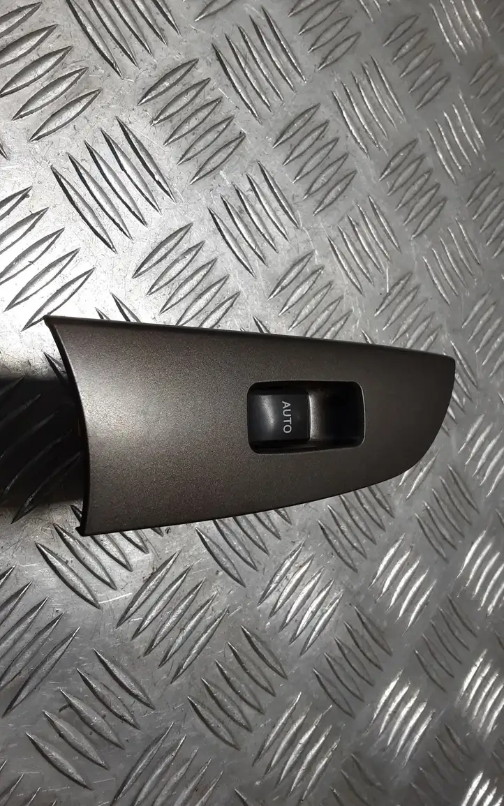 Lexus IS 220D-250-350 (2005 - 2010) 7427153050 Блок кнопок стеклоподъемников — фото 1