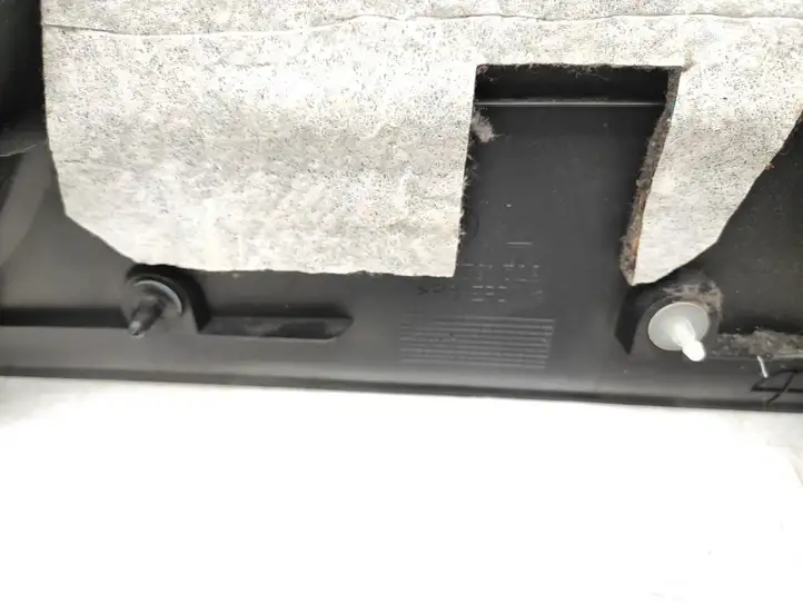 BMW X3 E83 (2003 - 2010) 330529 Нижняя обшивка стойки B — фото 3