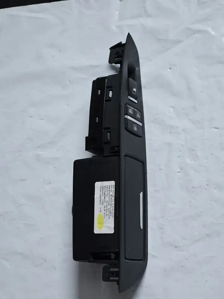 BMW 7 F01 (2008 - 2016) 81833005 Кнопка стеклоподъемников — фото 3