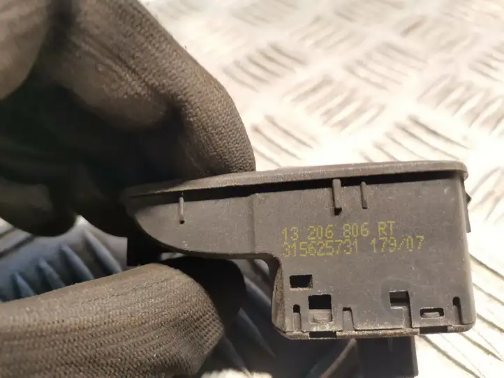Opel Corsa D (2006 - 2010) 13206806 Кнопка стеклоподъемников — фото 4