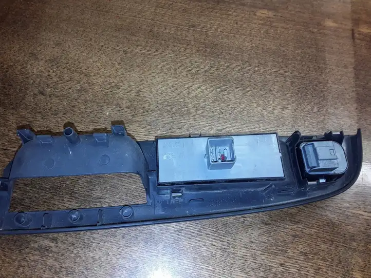 Volkswagen Golf Plus (2004 - 2008) 1K4868050B Кнопка стеклоподъемников — фото 4