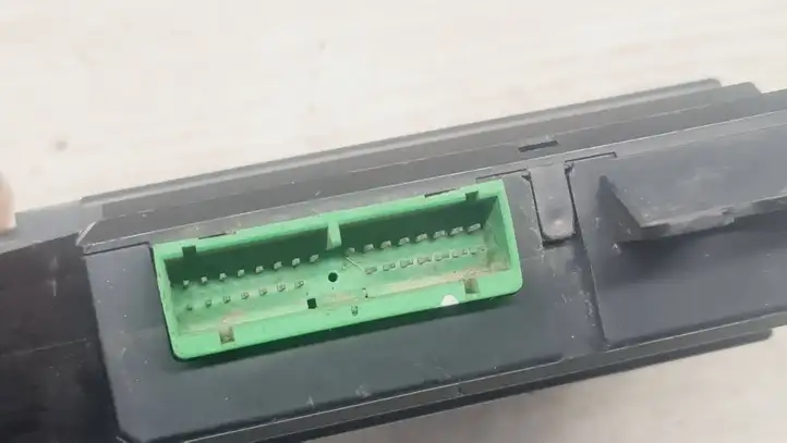 Volvo V70 (2000 - 2004)  7923 Кнопка стеклоподъемников